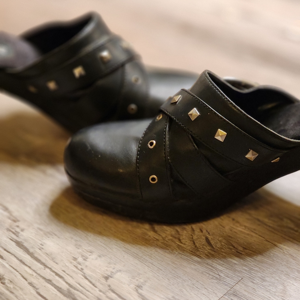 American eagle studded buckle slip on heels 👠